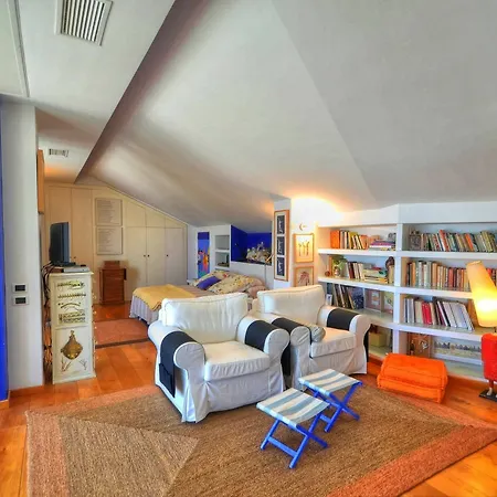 Water Front Duplex Apartment *